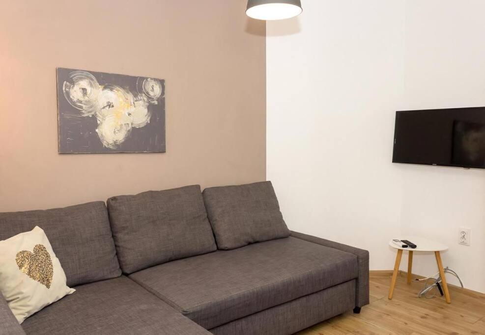 Modern Bright Apartment Close To City Center And Grand Mall Varna Exteriér fotografie
