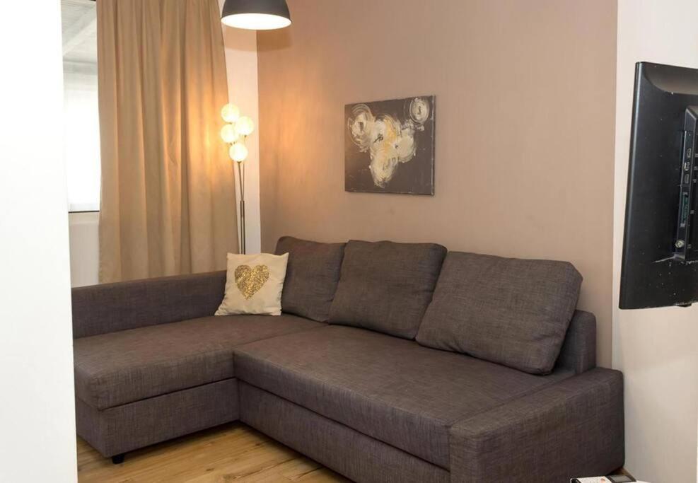 Modern Bright Apartment Close To City Center And Grand Mall Varna Exteriér fotografie