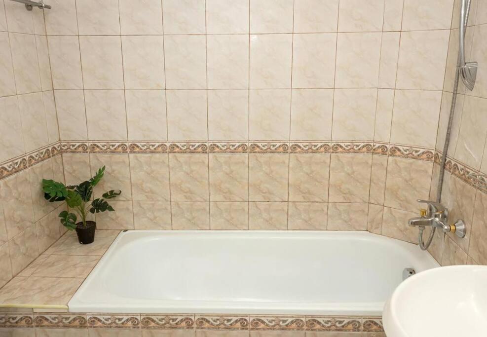 Modern Bright Apartment Close To City Center And Grand Mall Varna Exteriér fotografie